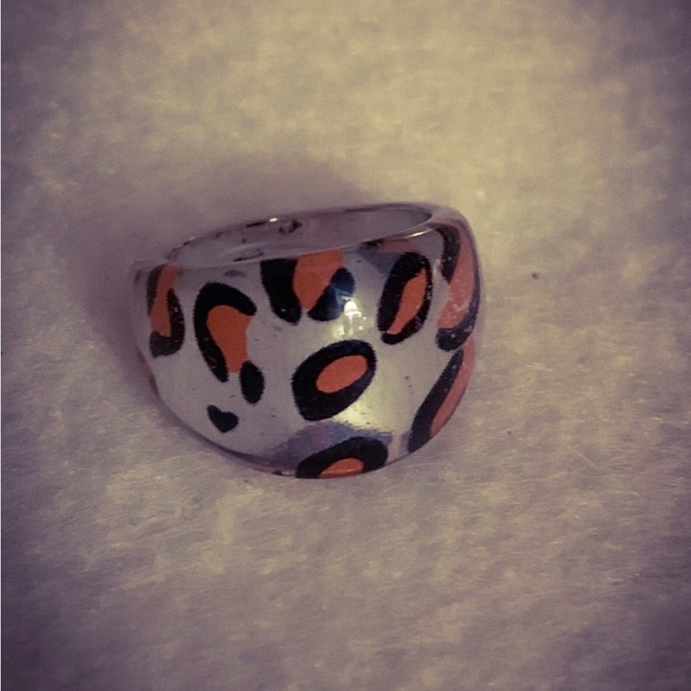 Handmade leopard epoxy ring - Picture 5 of 6